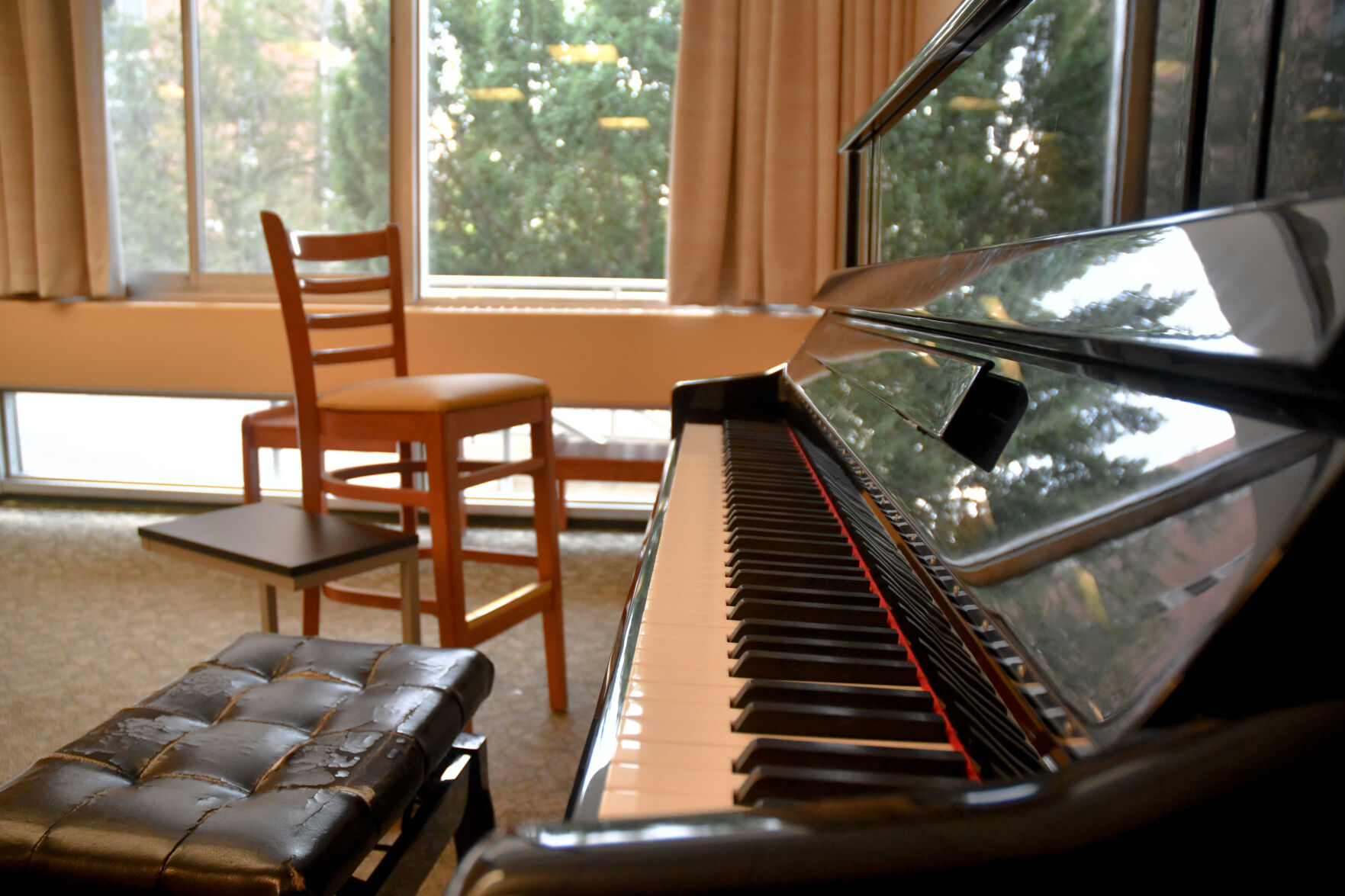 Pollock Piano Close Up.jpg